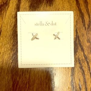 Stella and Dot Tilley studs